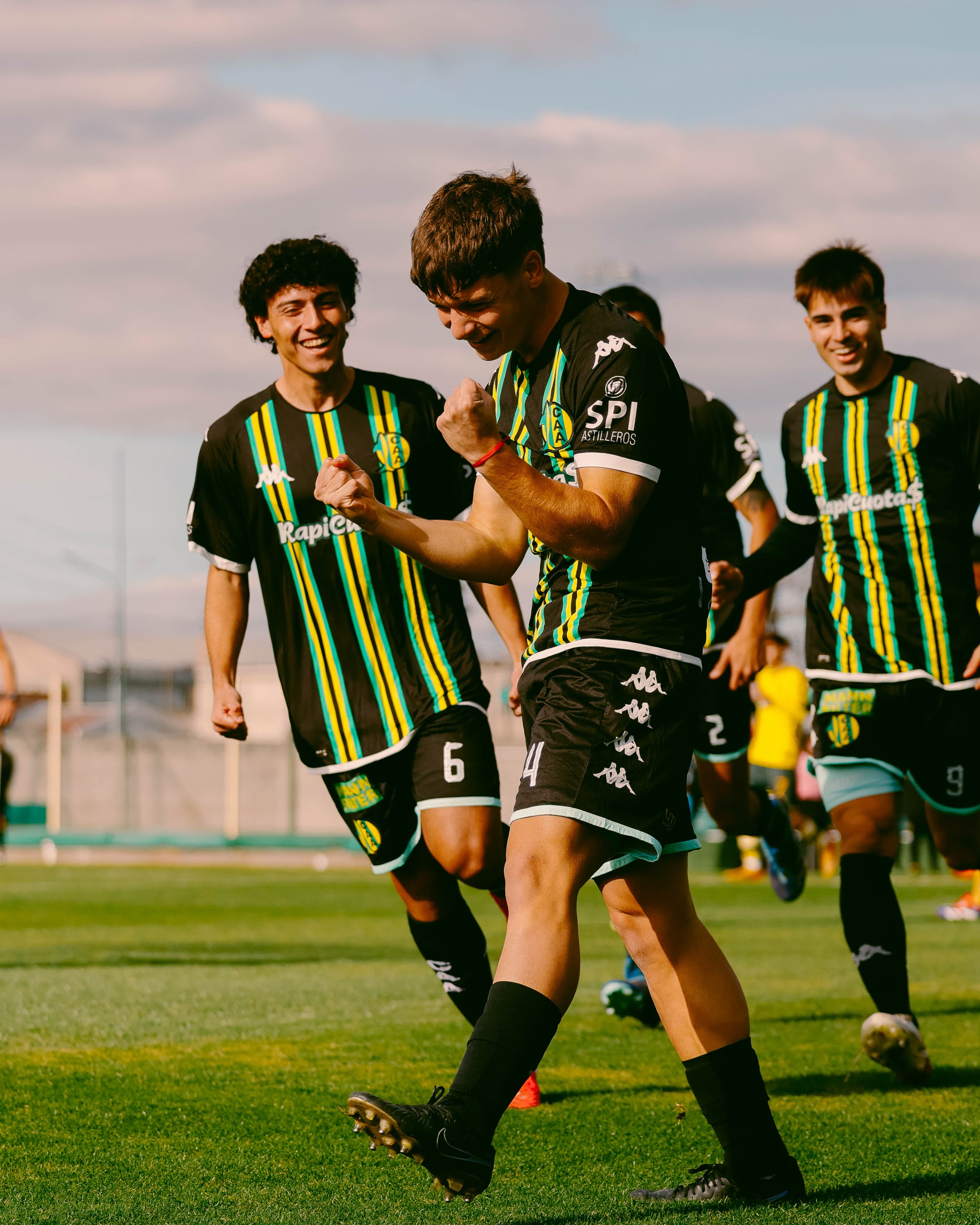 Festejó la reserva en Varela