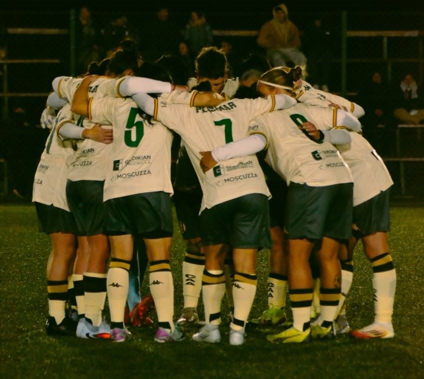 Gran triunfo de las chicas ante un encumbrado